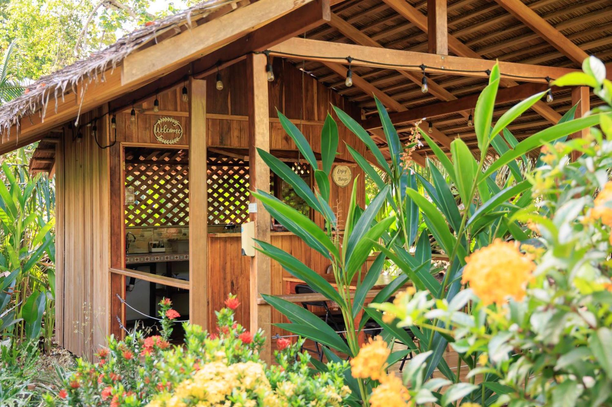 Bungalows Ache Cahuita Exterior foto